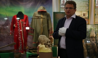 Музейщики ответили на обвинения в том, что прячут черепа инопланетян, найденные археологами
